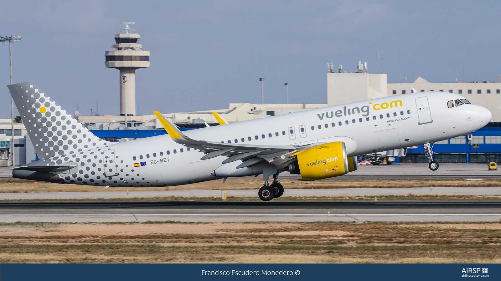 Vueling  Airbus A320neo  EC-MZT