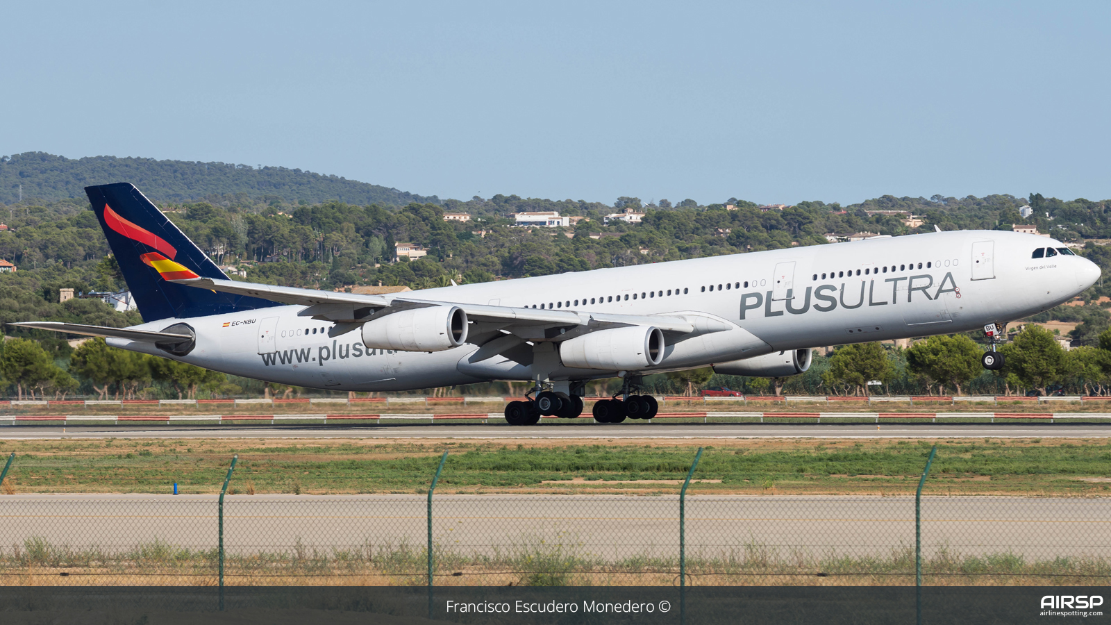 Plus Ultra  Airbus A340-300  EC-NBU