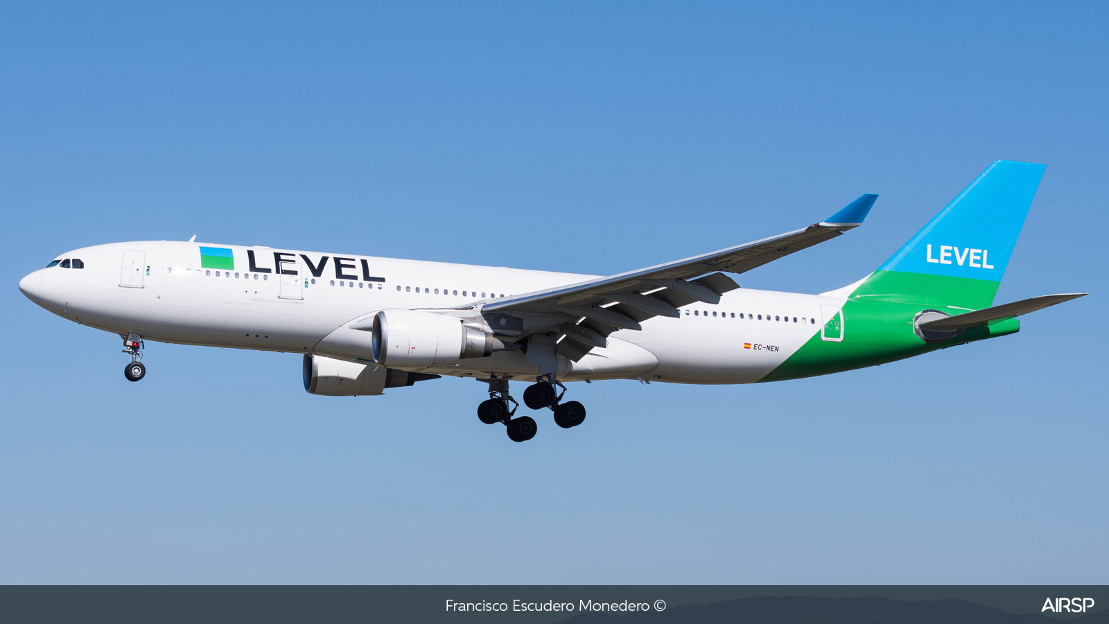 Level  Airbus A330-200  EC-NEN