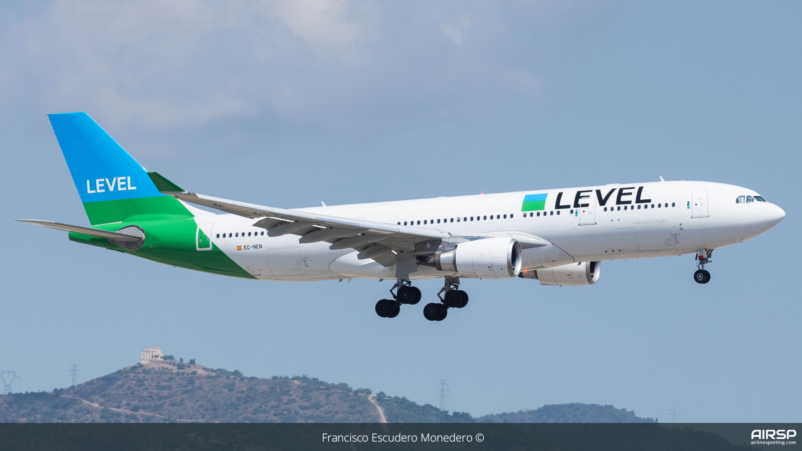 Level  Airbus A330-200  EC-NEN