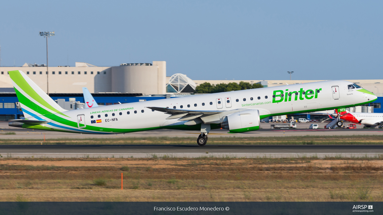 Binter Canarias  Embraer E195-E2  EC-NFA