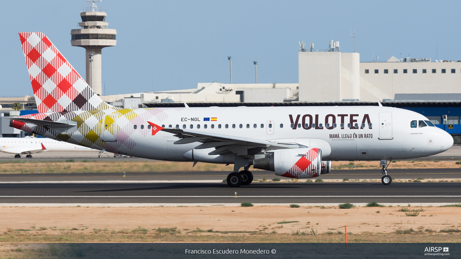 Volotea  Airbus A319  EC-NGL