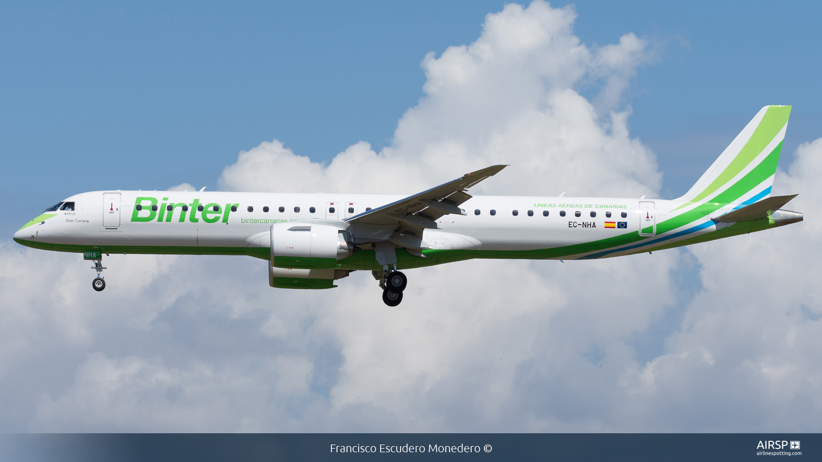 Binter Canarias  Embraer E195-E2  EC-NHA