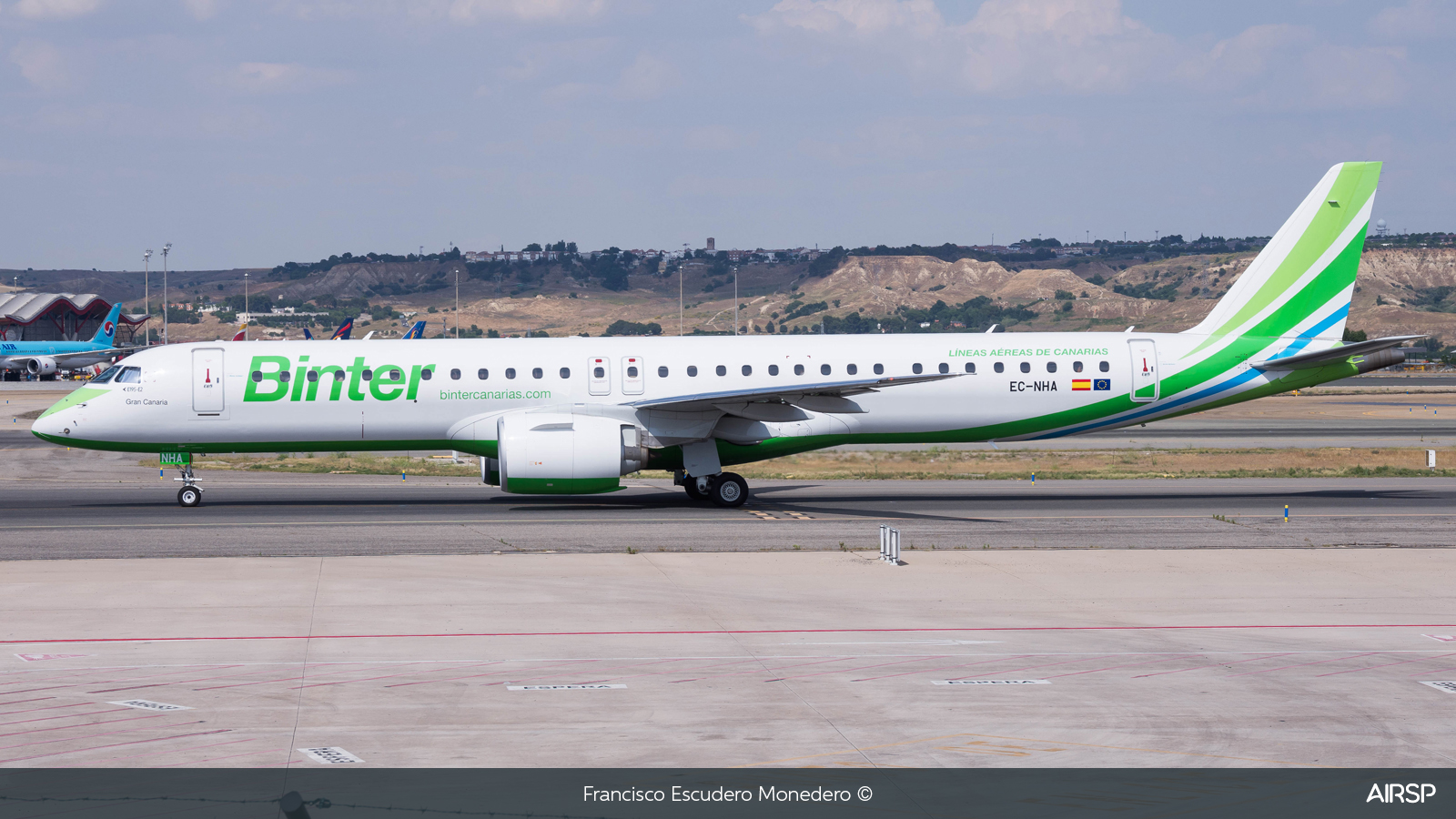Binter Canarias  Embraer E195-E2  EC-NHA