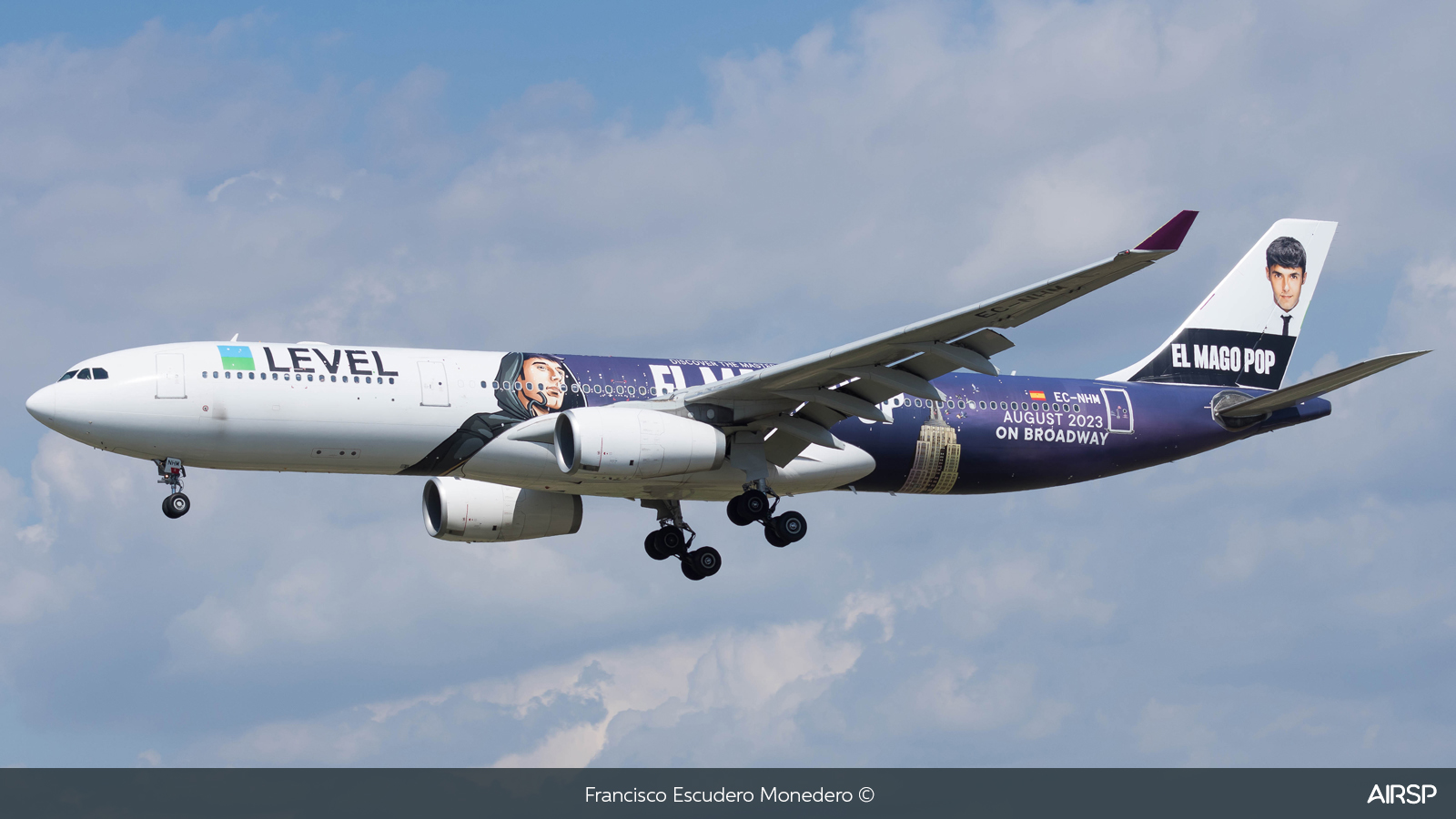 Level  Airbus A330-300  EC-NHM
