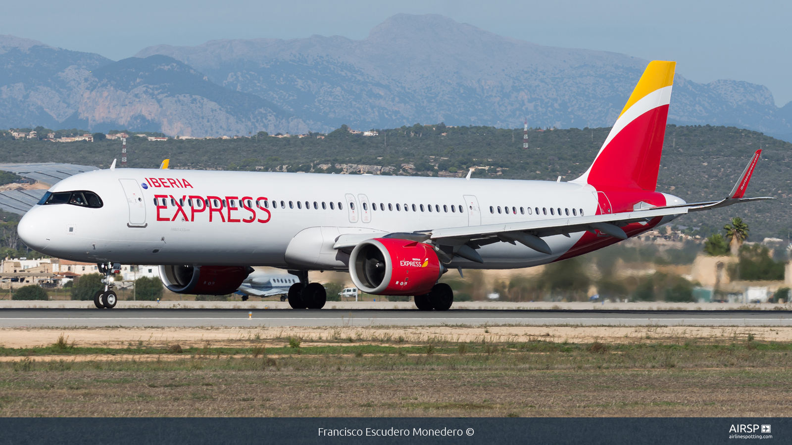 Iberia Express  Airbus A321neo  EC-NIA