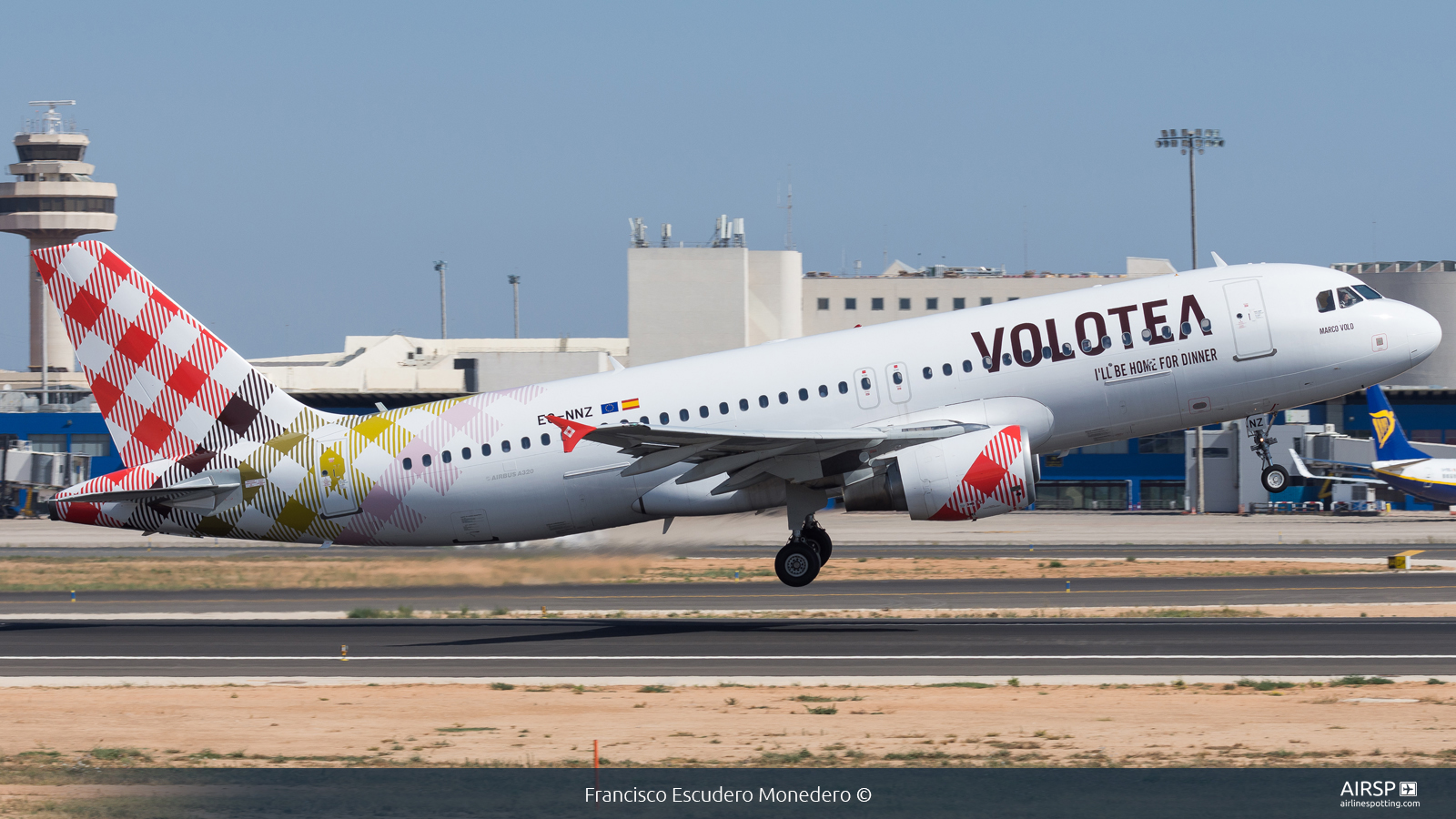 Volotea  Airbus A320  EC-NNZ