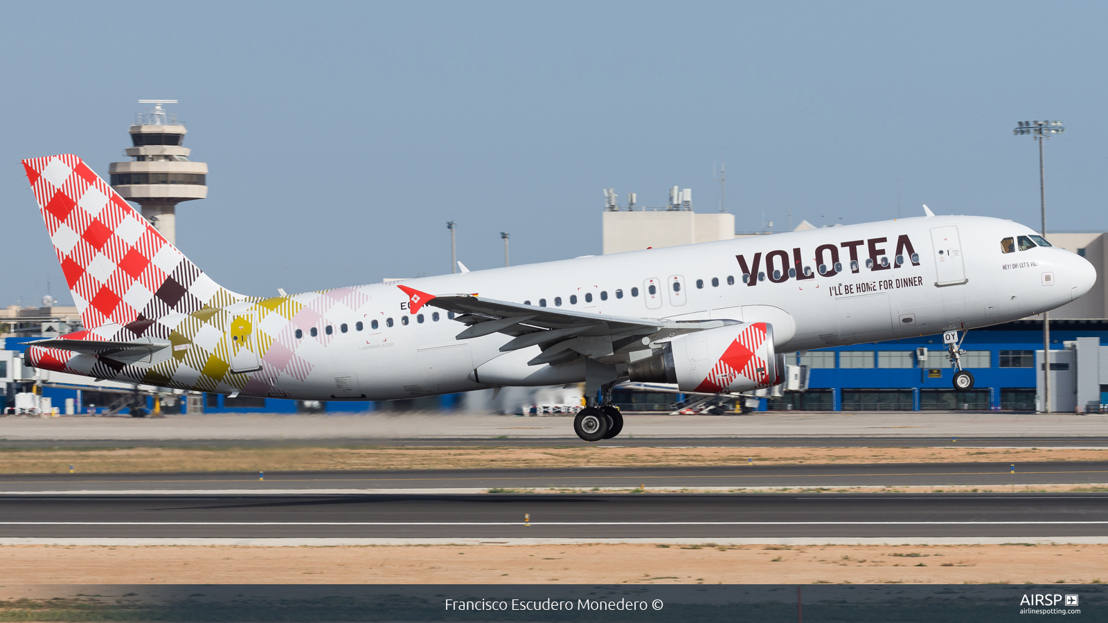 Volotea  Airbus A320  EC-NOY