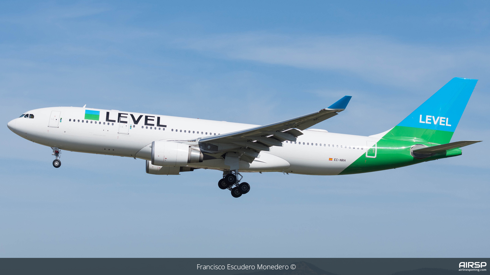 Level  Airbus A330-200  EC-NRH