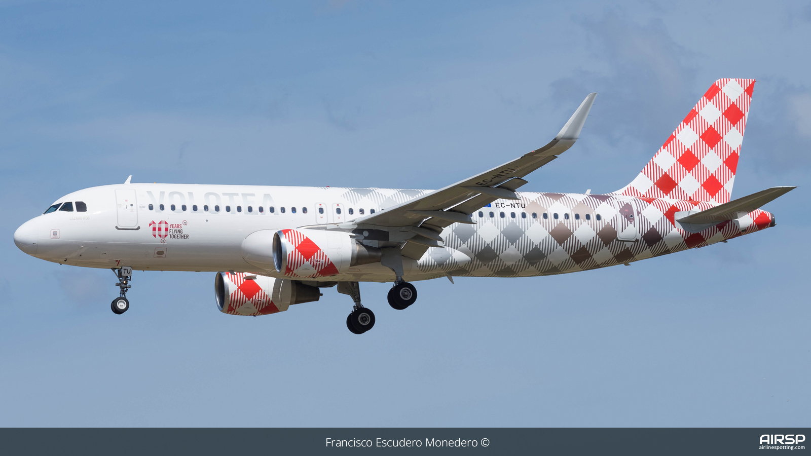 Volotea  Airbus A320  EC-NTU