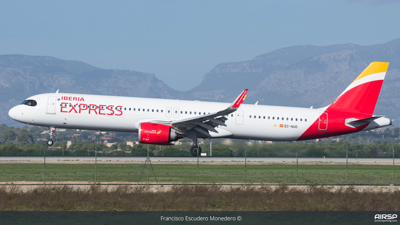 Iberia Express  Airbus A321neo  EC-NUD