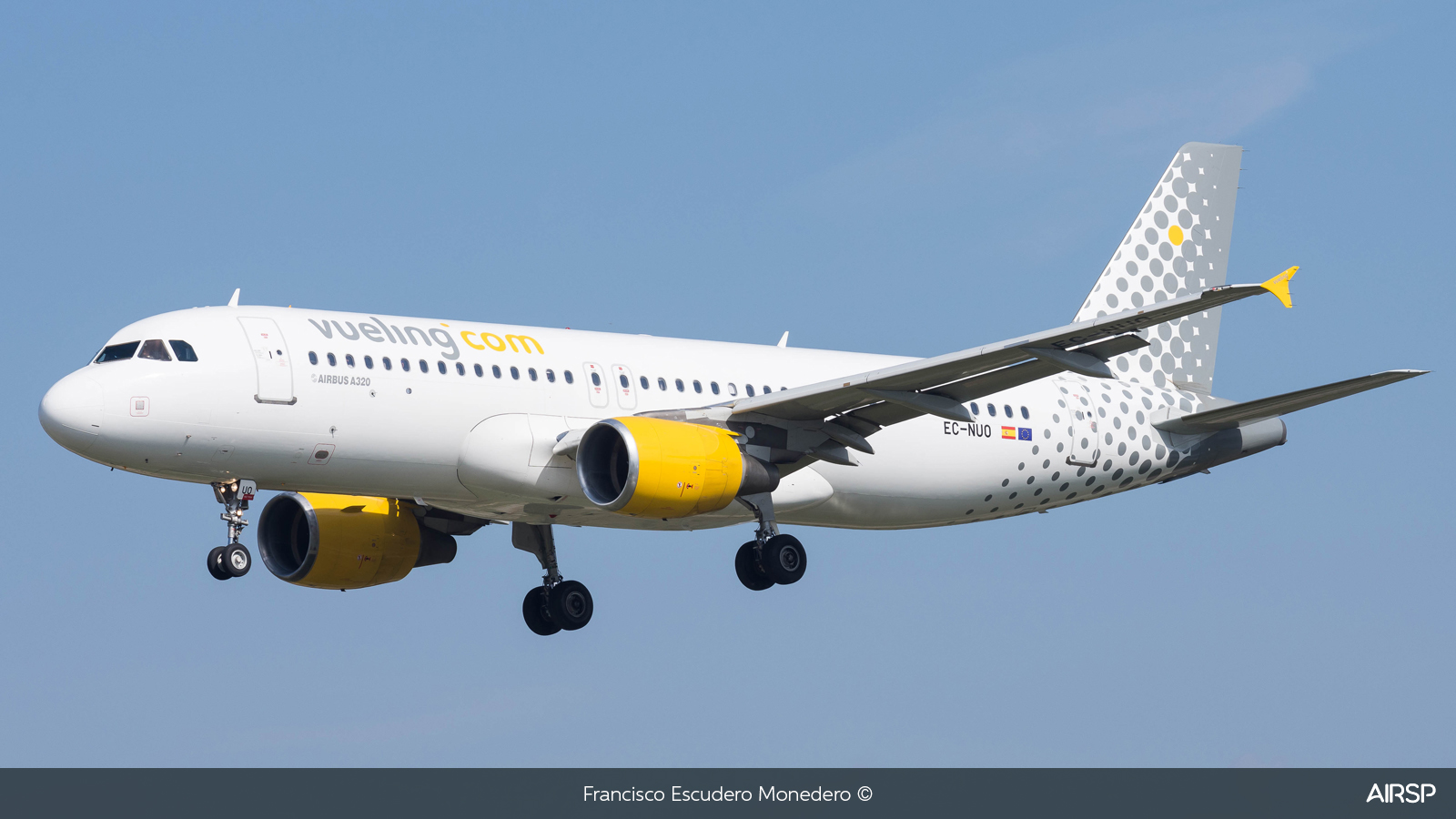 Vueling  Airbus A320  EC-NUO