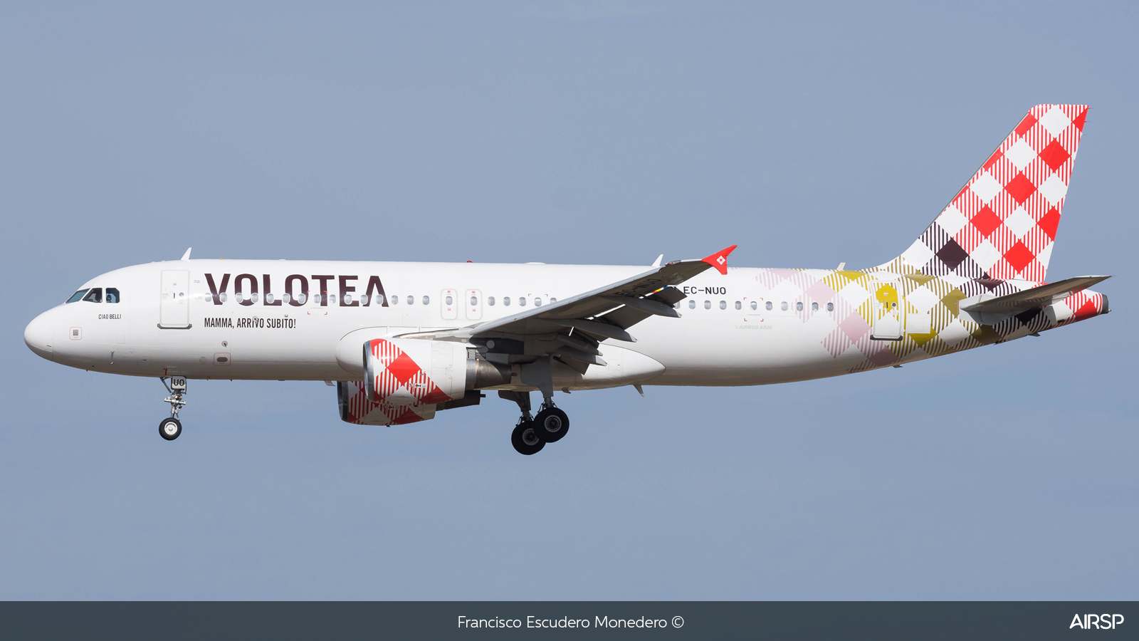 Volotea  Airbus A320  EC-NUO
