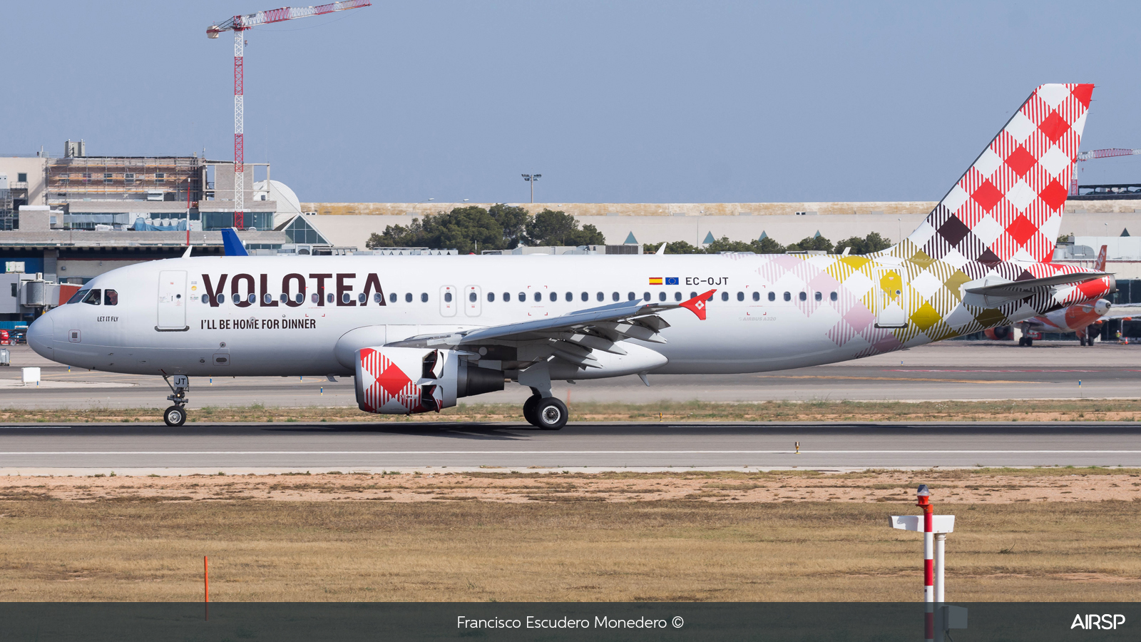 Volotea  Airbus A320  EC-OJT