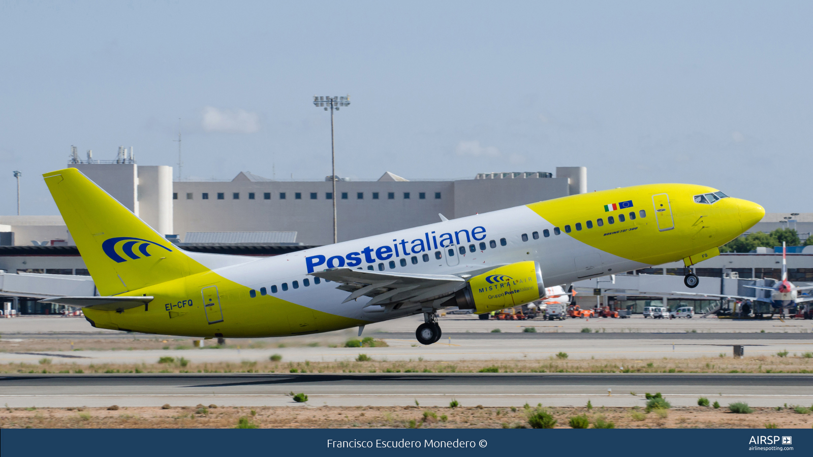 Mistral Air  Boeing 737-300  EI-CFQ