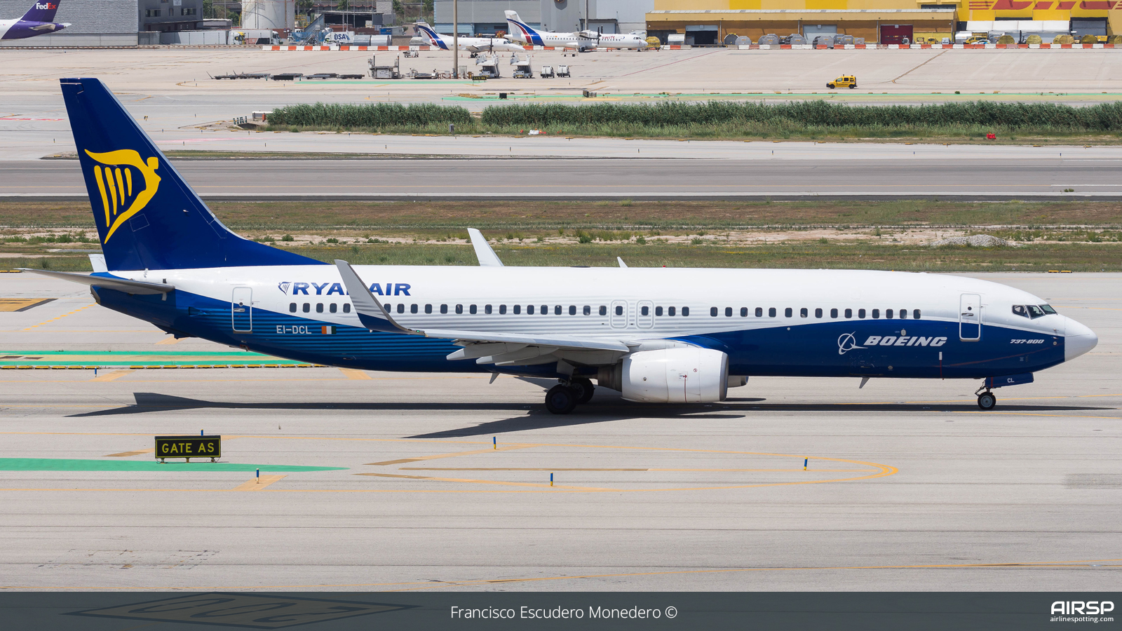 Ryanair  Boeing 737-800  EI-DCL