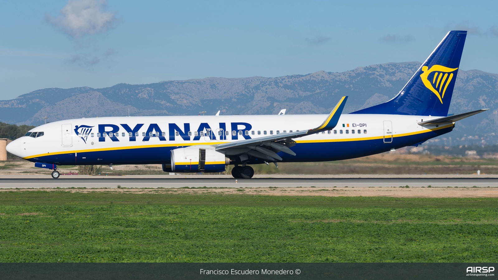 Ryanair  Boeing 737-800  EI-DPI