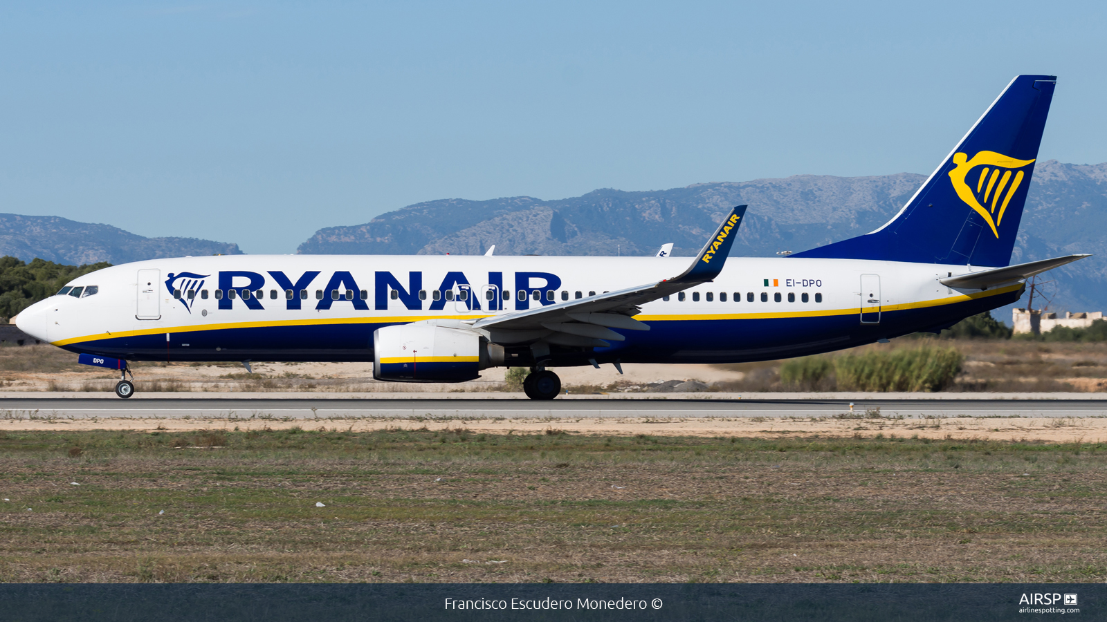 Ryanair  Boeing 737-800  EI-DPO