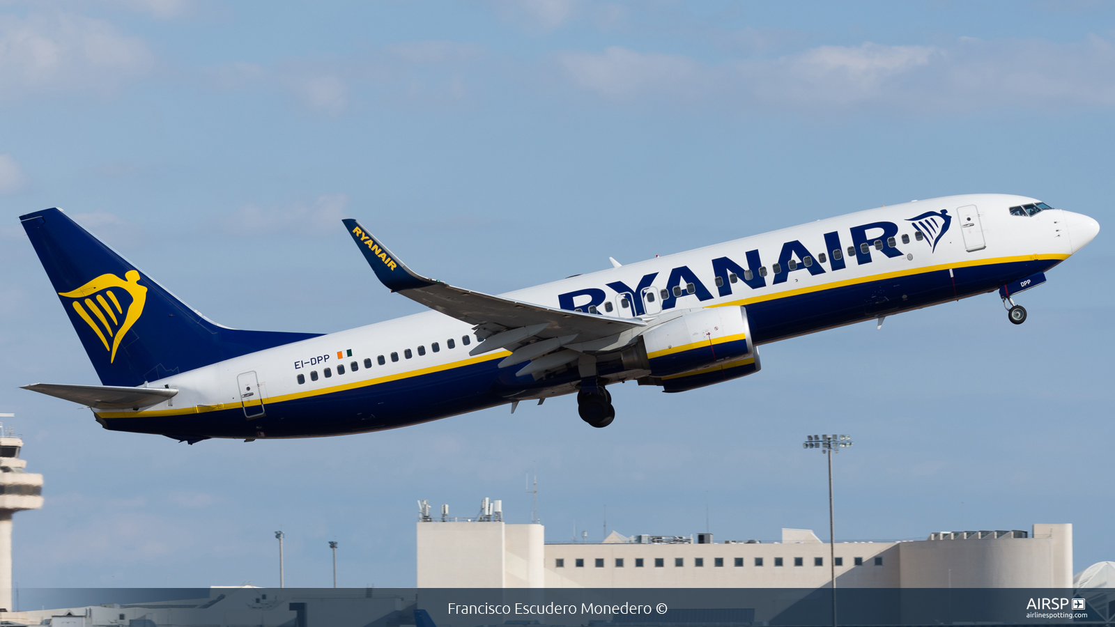 Ryanair  Boeing 737-800  EI-DPP