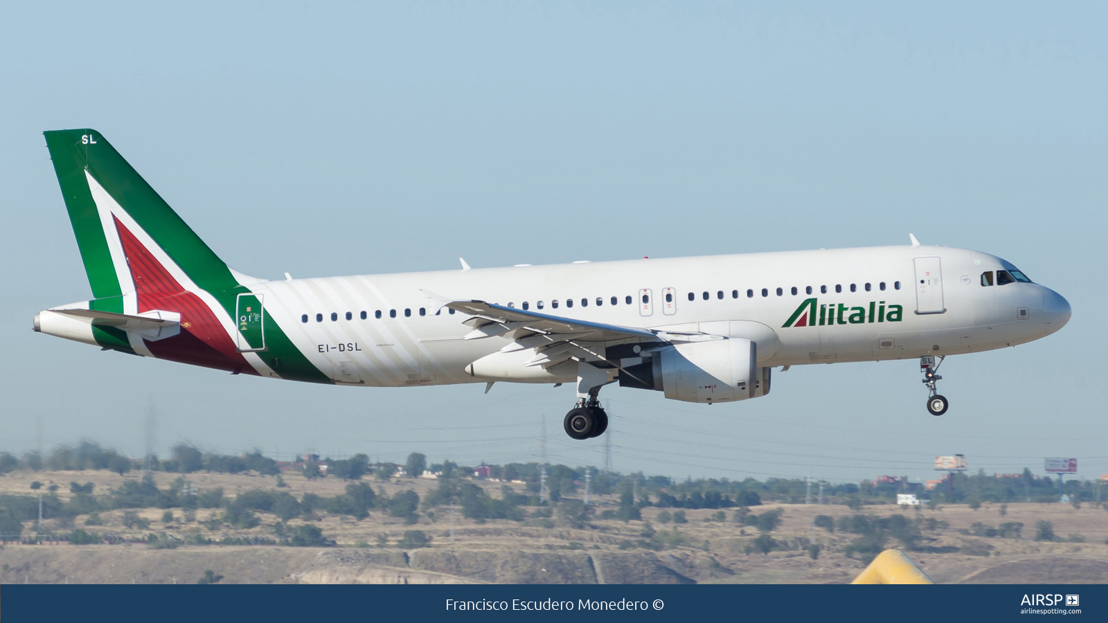 Alitalia  Airbus A320  EI-DSL