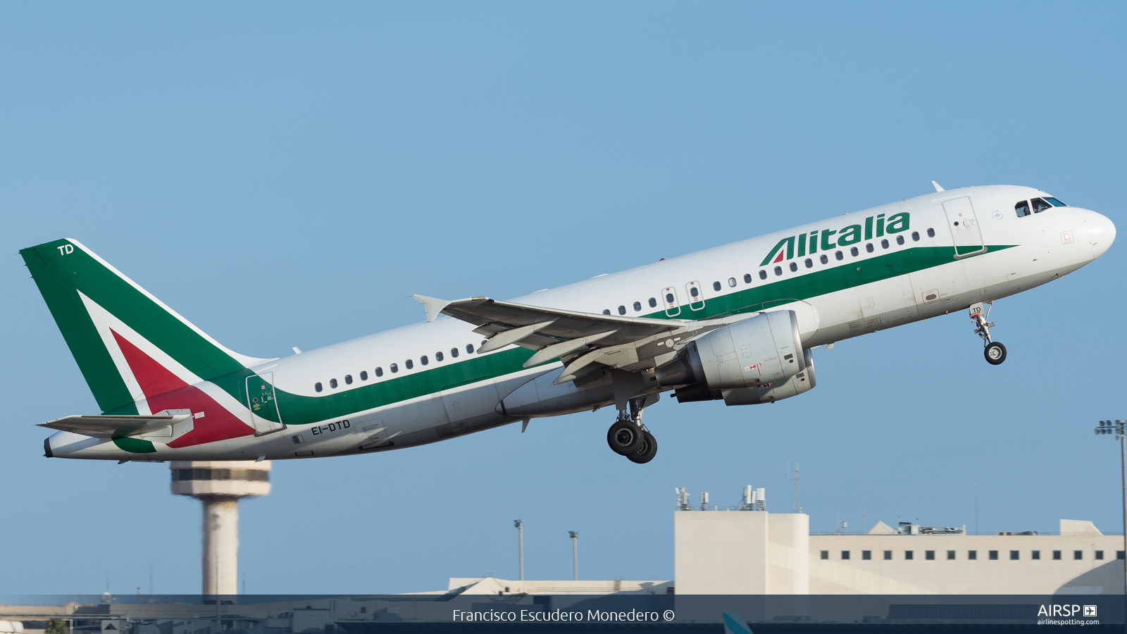 Alitalia  Airbus A320  EI-DTD