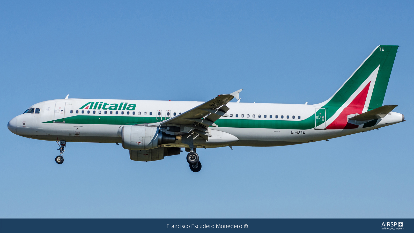 Alitalia  Airbus A320  EI-DTE