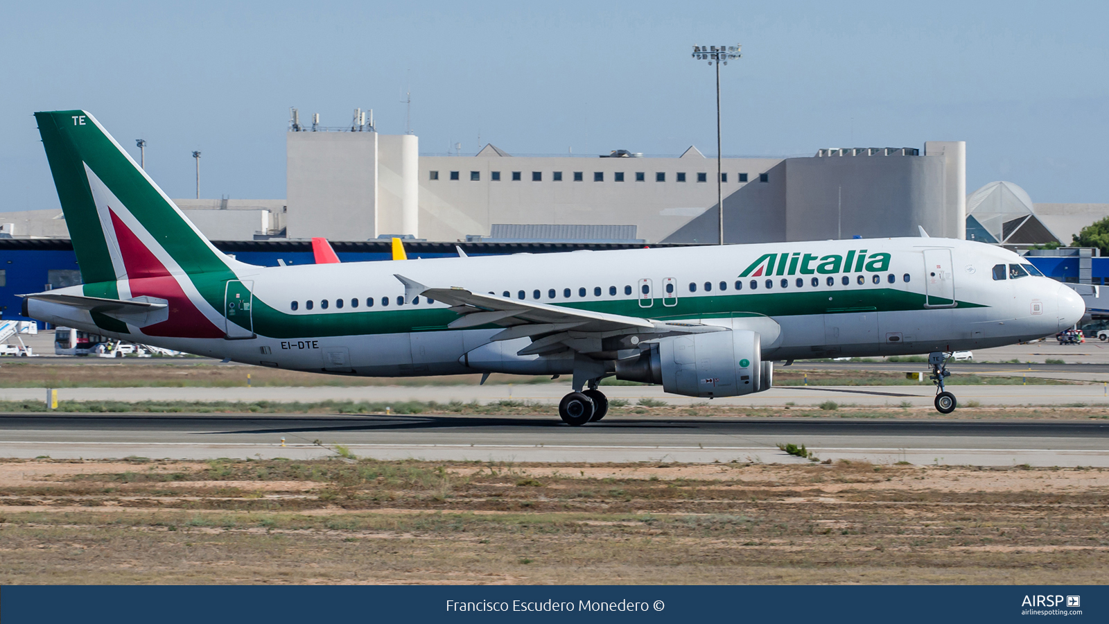 Alitalia  Airbus A320  EI-DTE