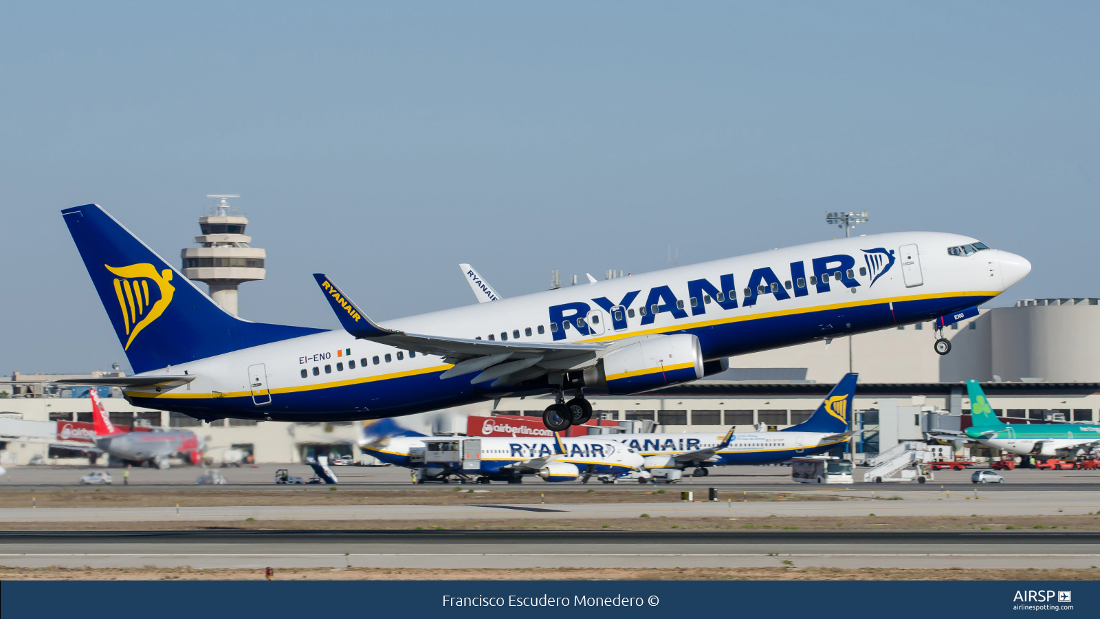 Ryanair  Boeing 737-800  EI-ENO
