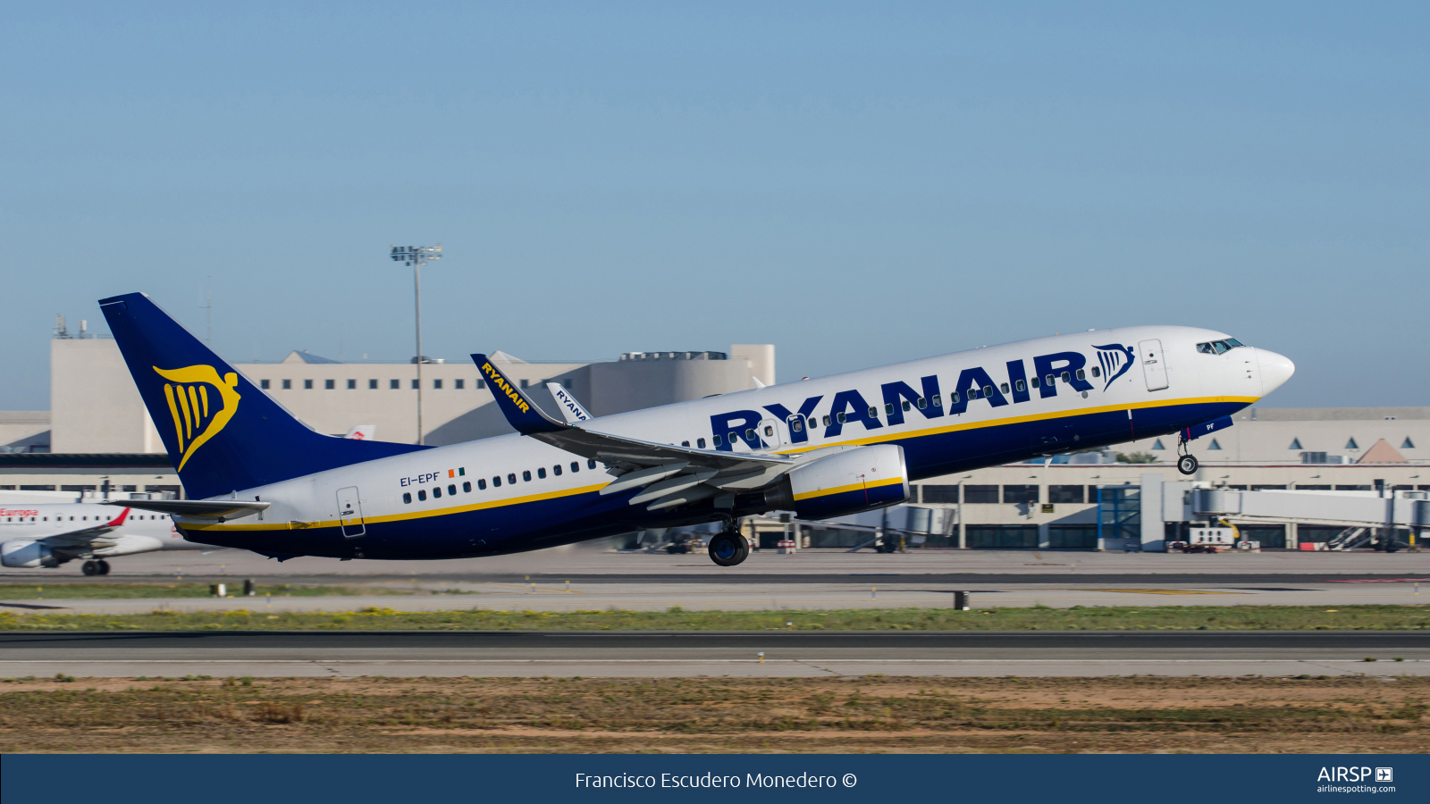 Ryanair  Boeing 737-800  EI-EPF