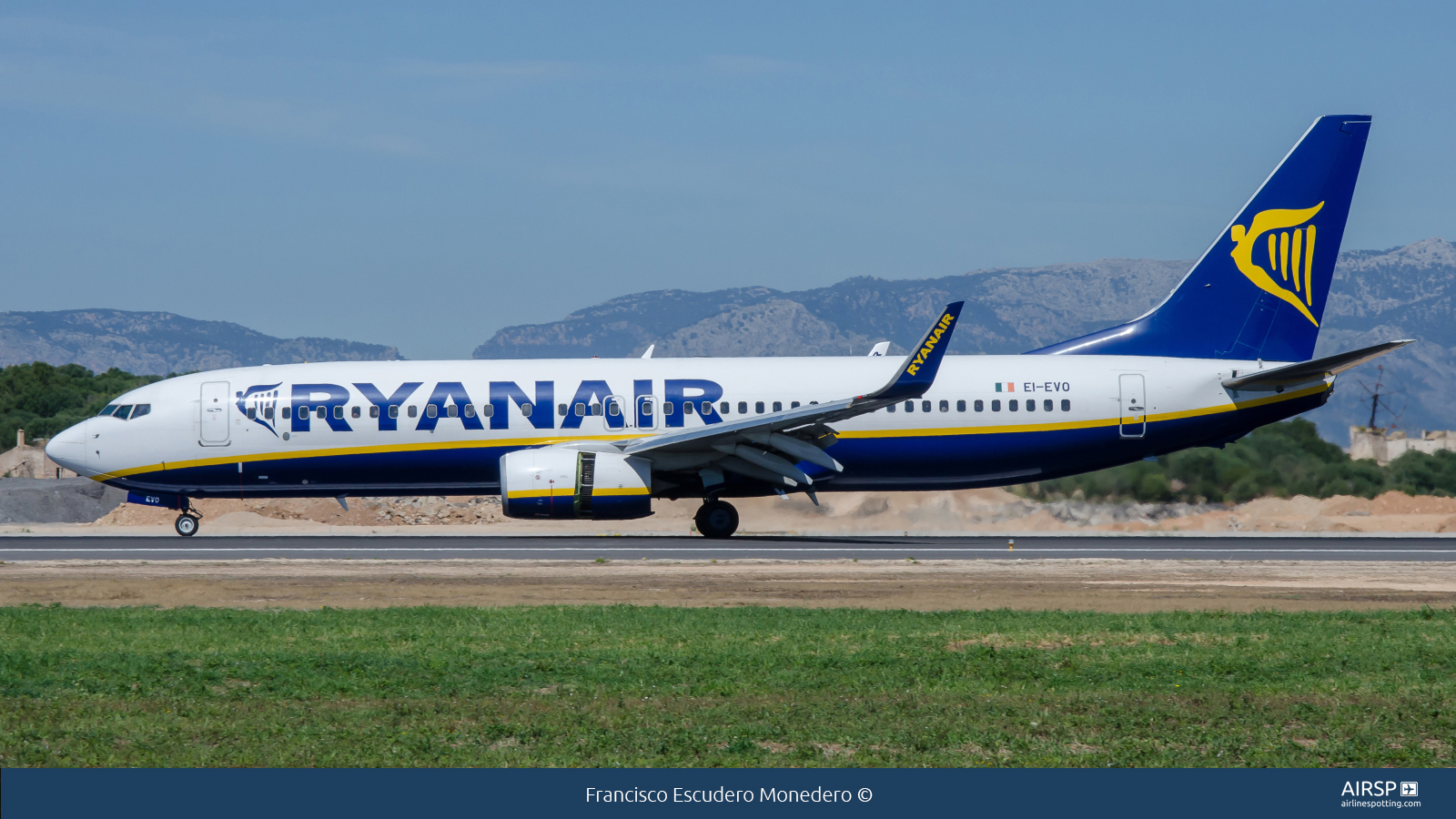 Ryanair  Boeing 737-800  EI-EVO