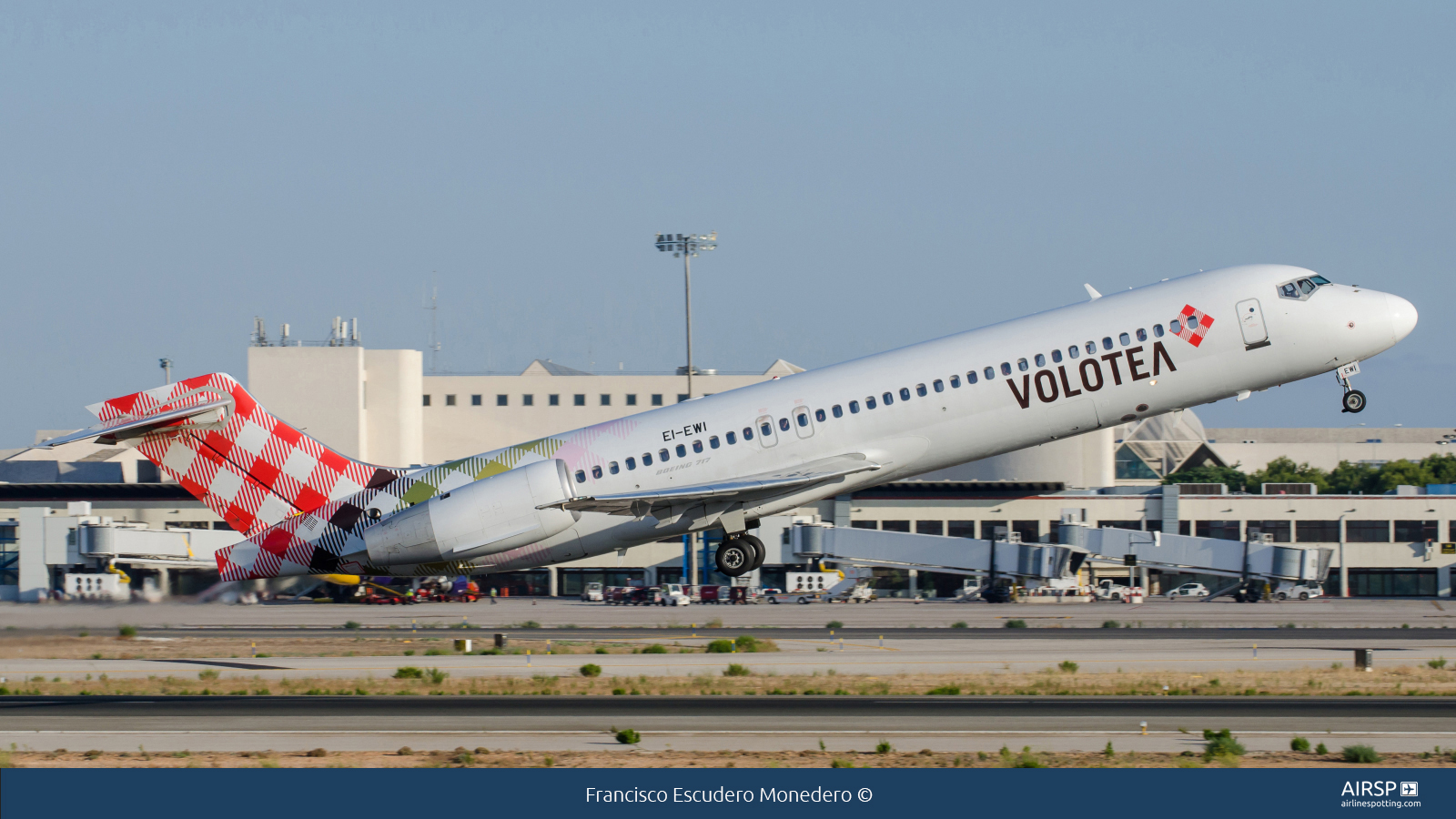 Volotea  Boeing 717  EI-EWI