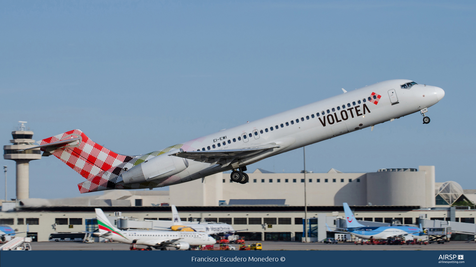 Volotea  Boeing 717  EI-EWI