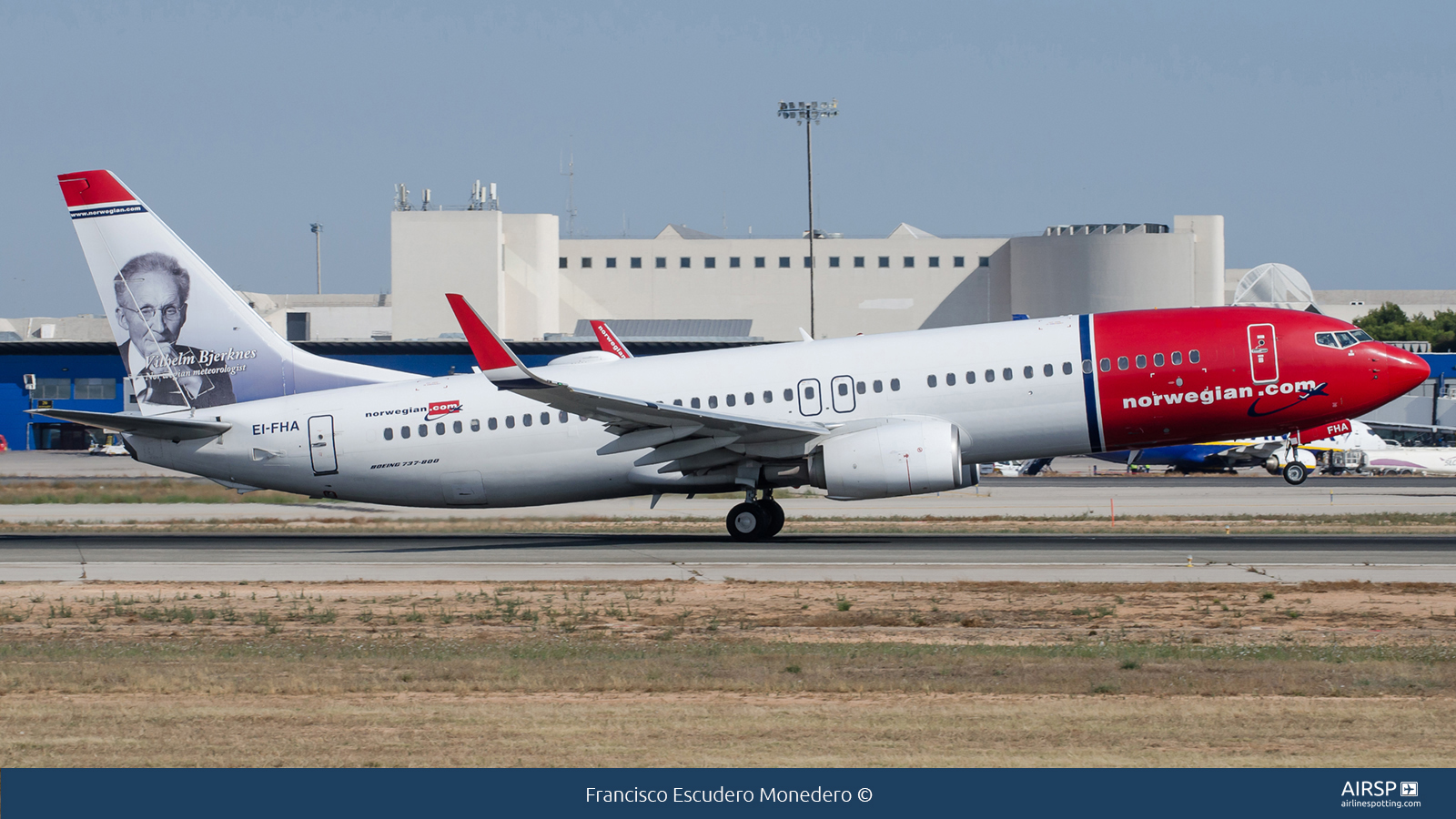 Norwegian  Boeing 737-800  EI-FHA