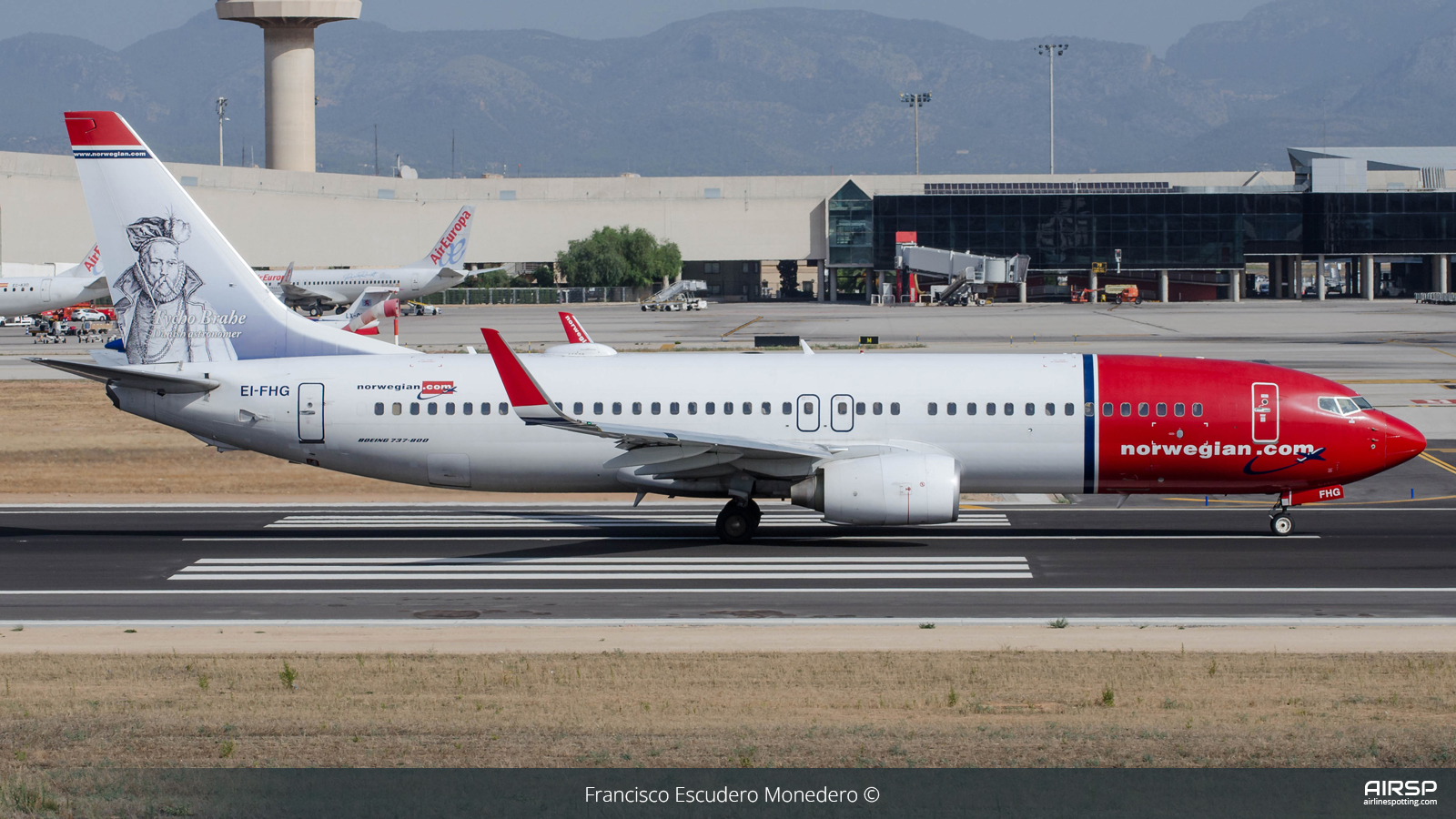 Norwegian  Boeing 737-800  EI-FHG