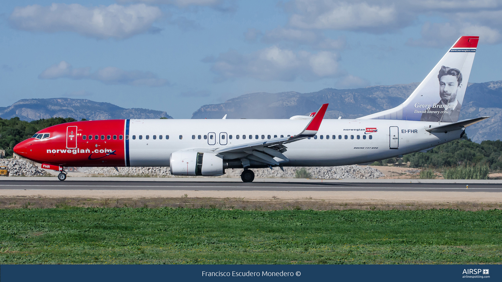 Norwegian  Boeing 737-800  EI-FHR