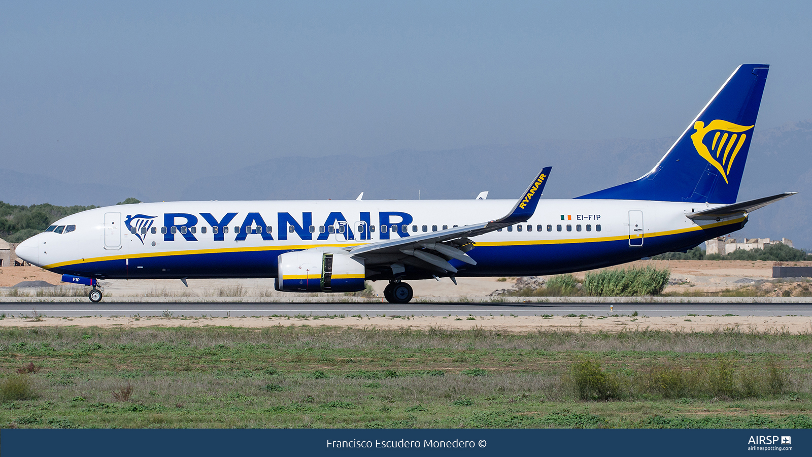 Ryanair  Boeing 737-800  EI-FIP