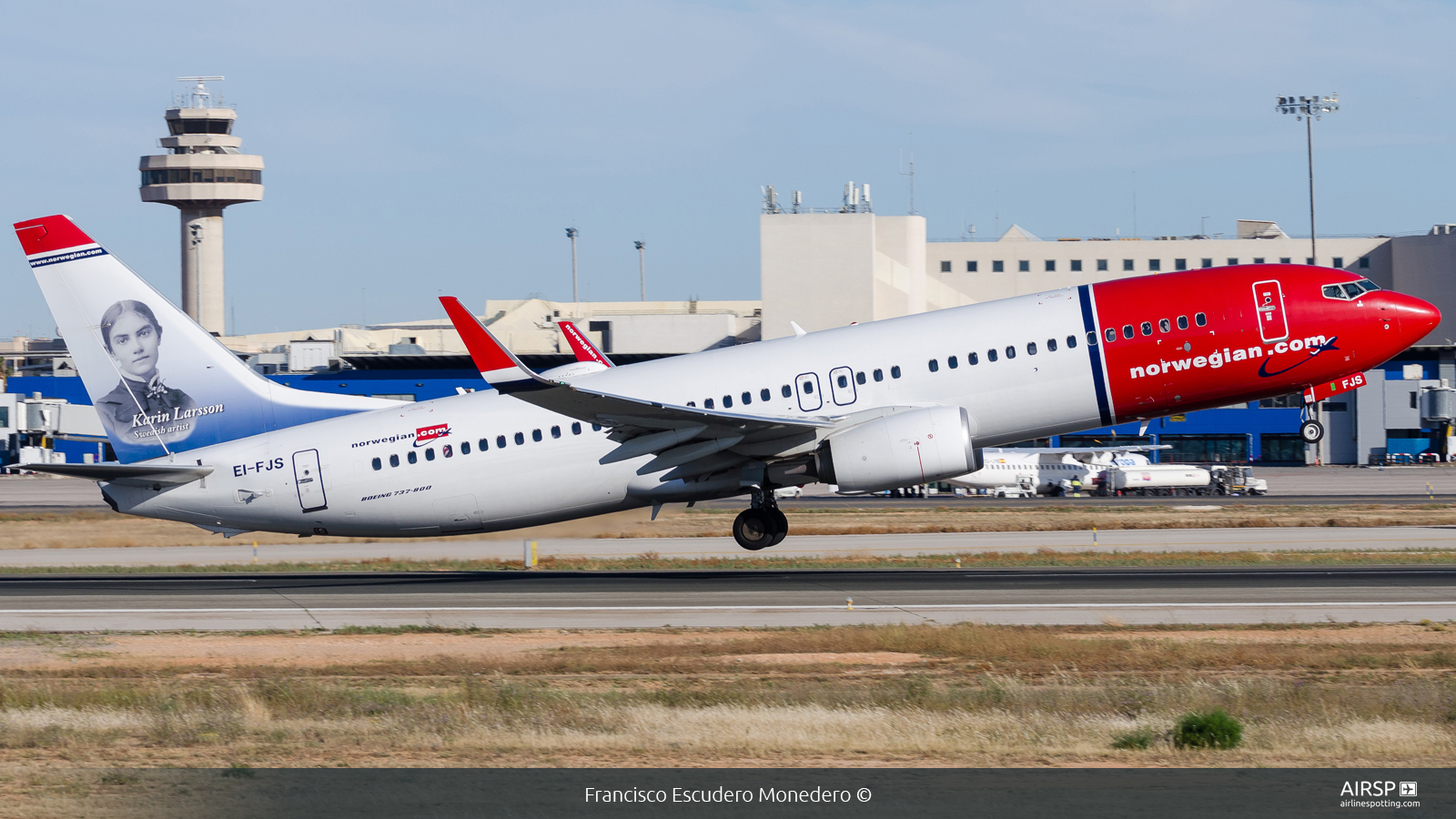 Norwegian  Boeing 737-800  EI-FJS