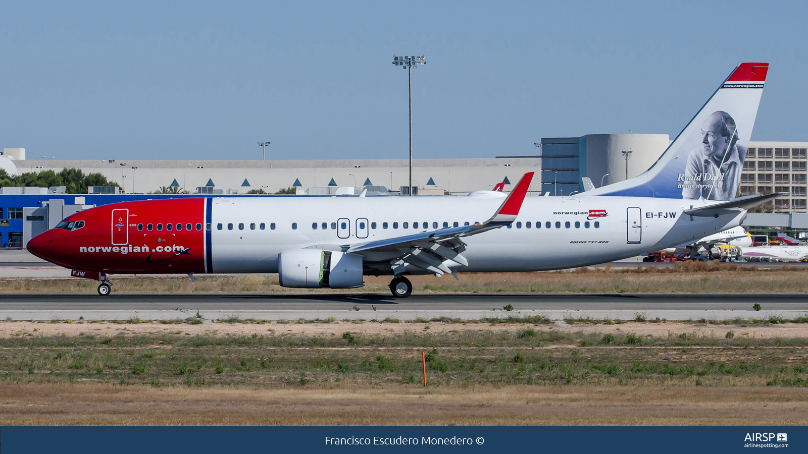 Norwegian  Boeing 737-800  EI-FJW Norwegian  Boeing 737-800  EI-FJW