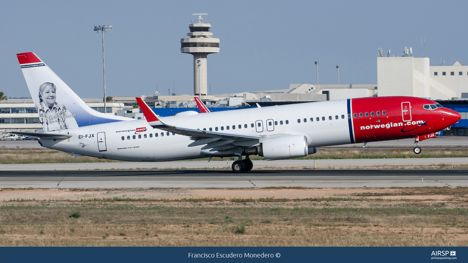 Norwegian  Boeing 737-800  EI-FJX