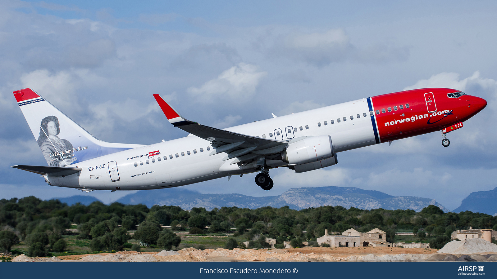 Norwegian  Boeing 737-800  EI-FJZ