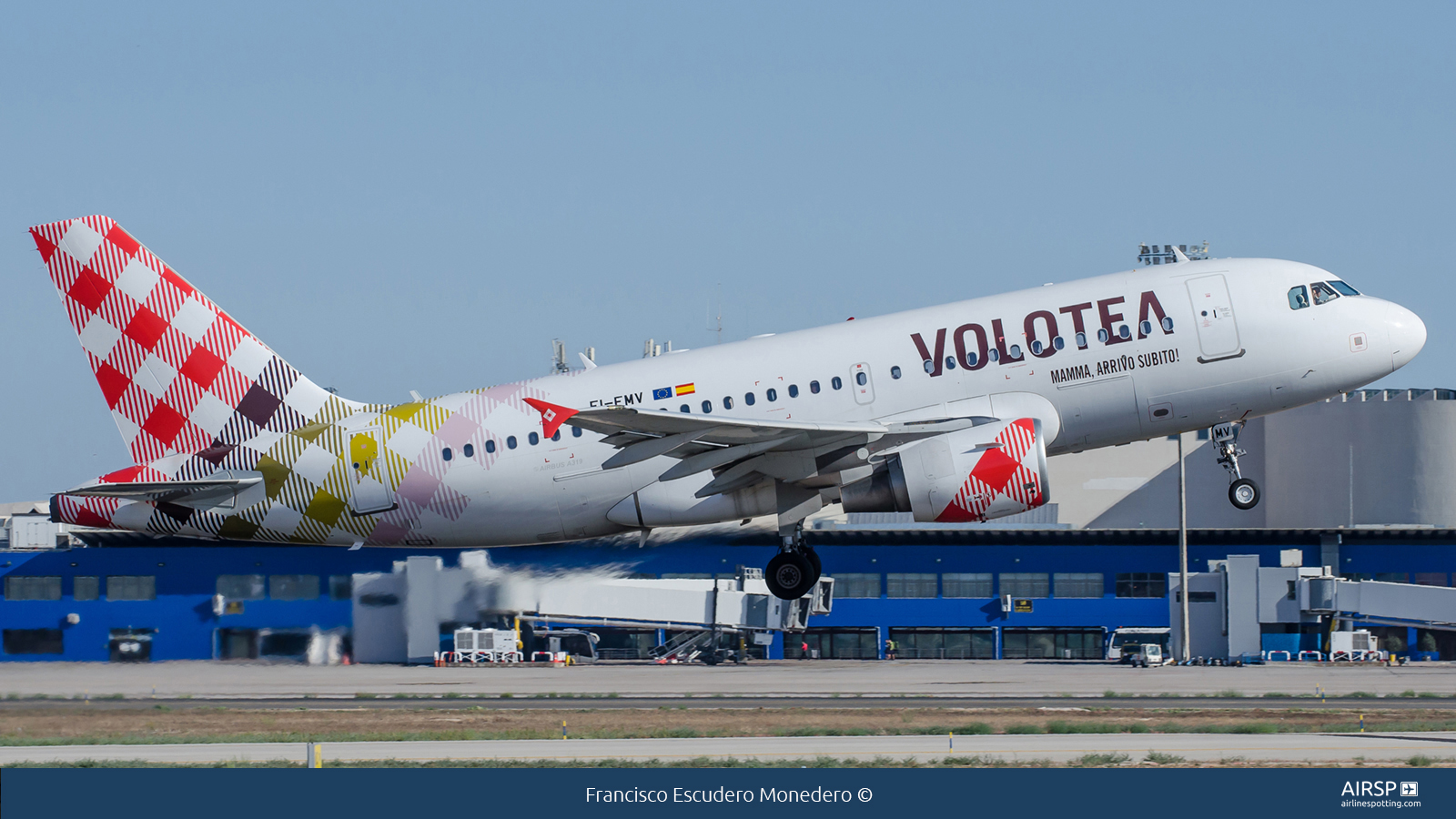 Volotea  Airbus A319  EI-FMV