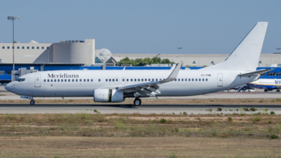 Meridiana Boeing 737-800