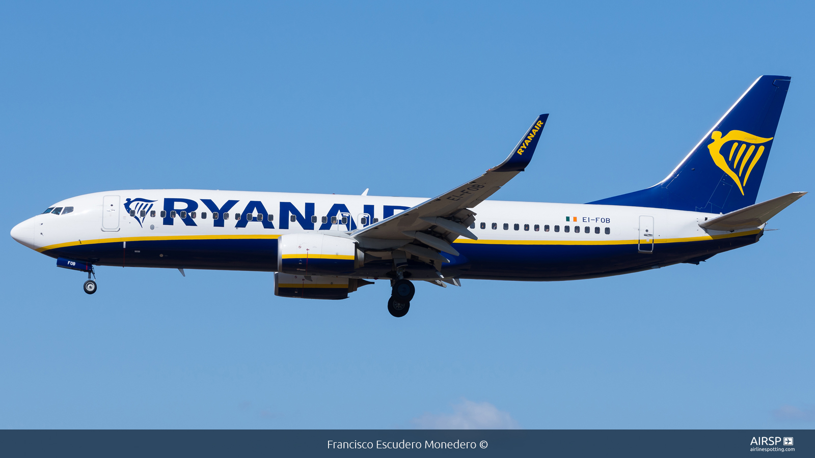 Ryanair  Boeing 737-800  EI-FOB