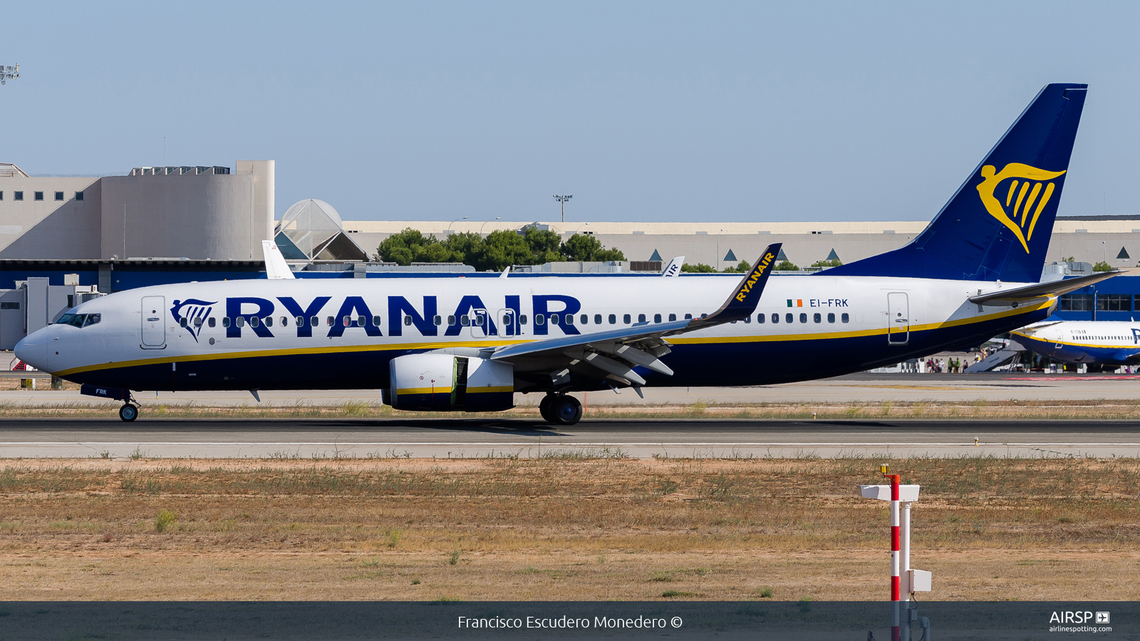 Ryanair  Boeing 737-800  EI-FRK