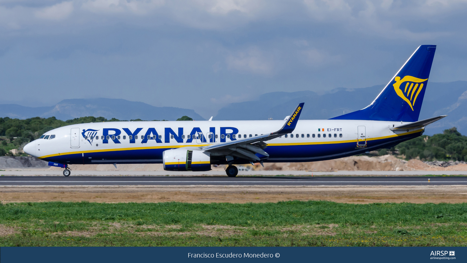 Ryanair  Boeing 737-800  EI-FRT