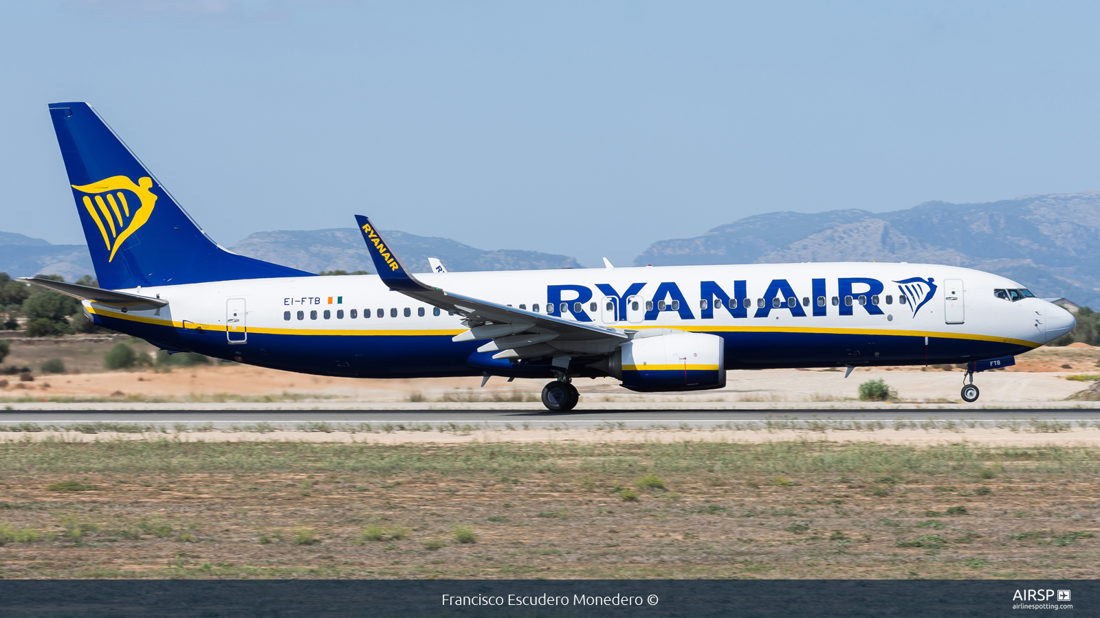 Ryanair  Boeing 737-800  EI-FTB