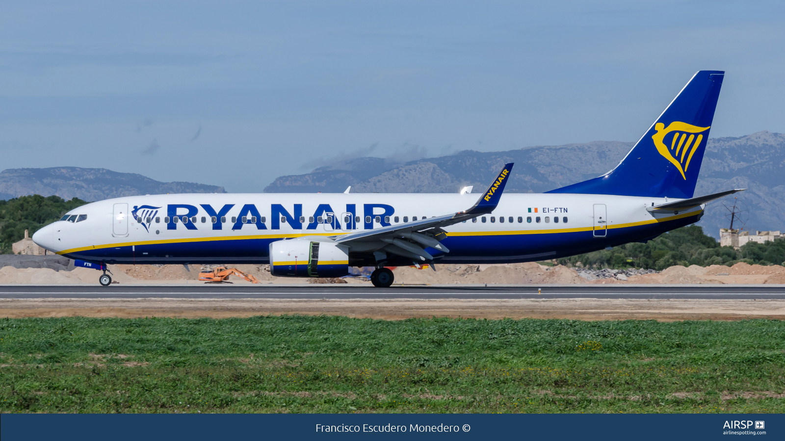 Ryanair  Boeing 737-800  EI-FTN