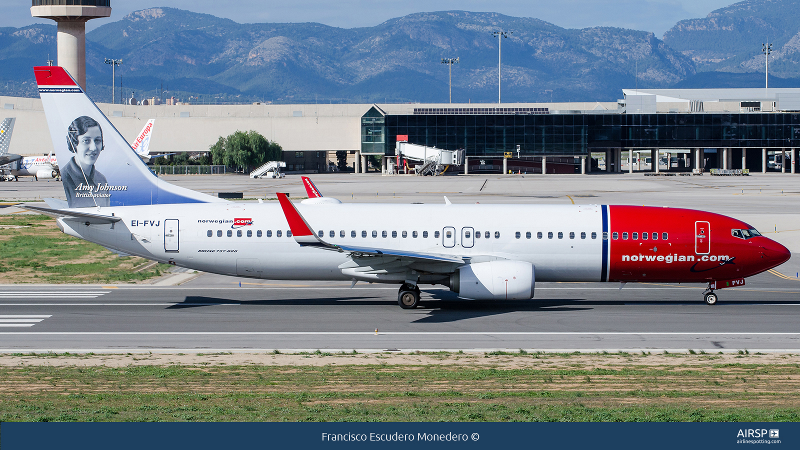 Norwegian  Boeing 737-800  EI-FVJ