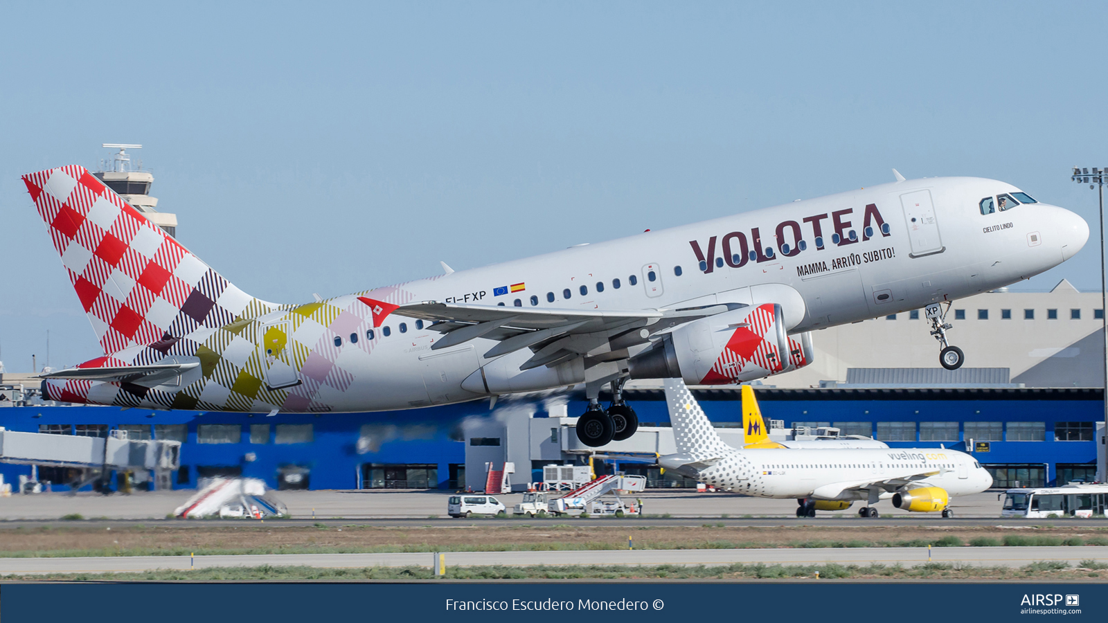 Volotea  Airbus A319  EI-FXP