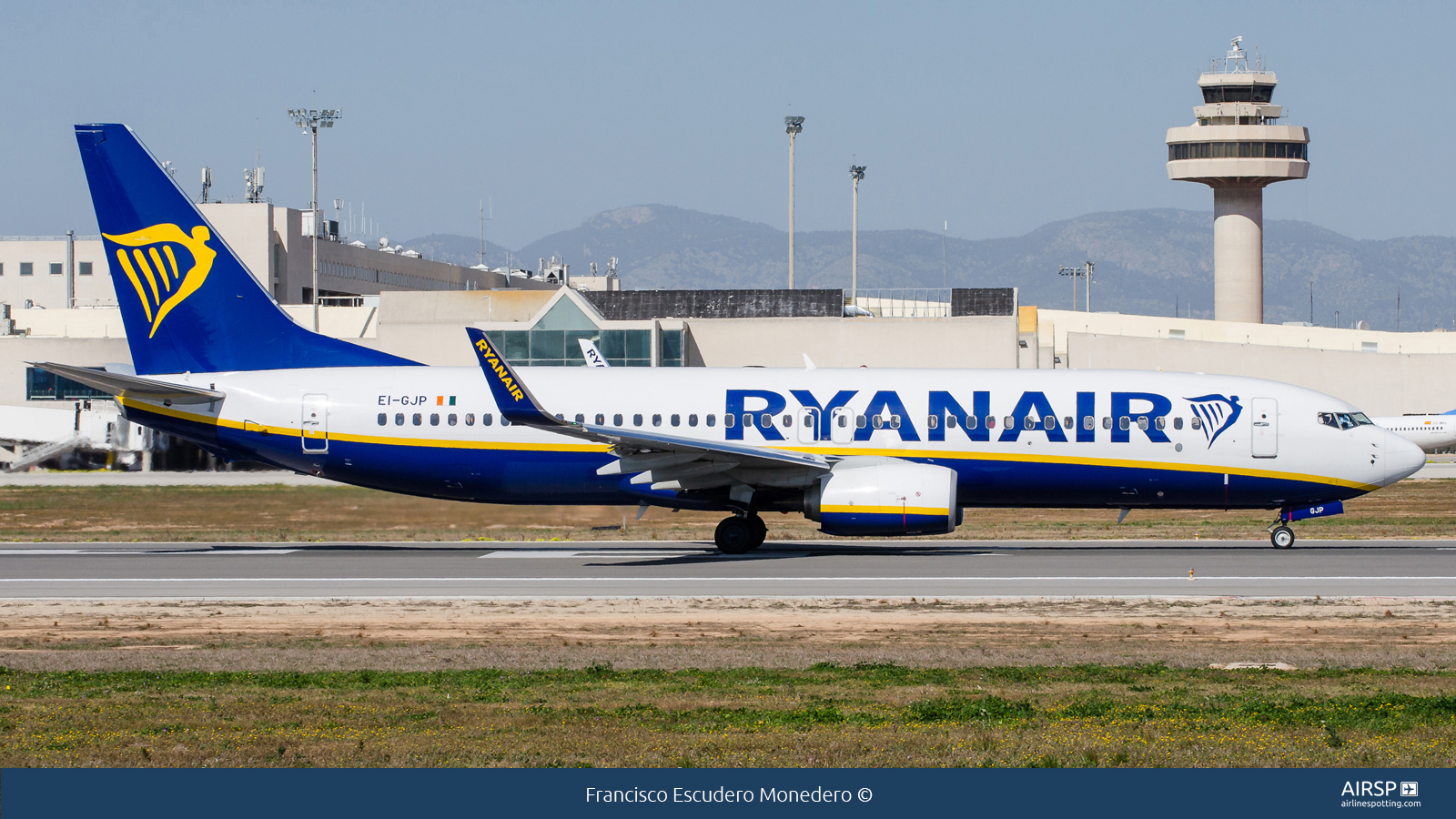 Ryanair  Boeing 737-800  EI-GJP